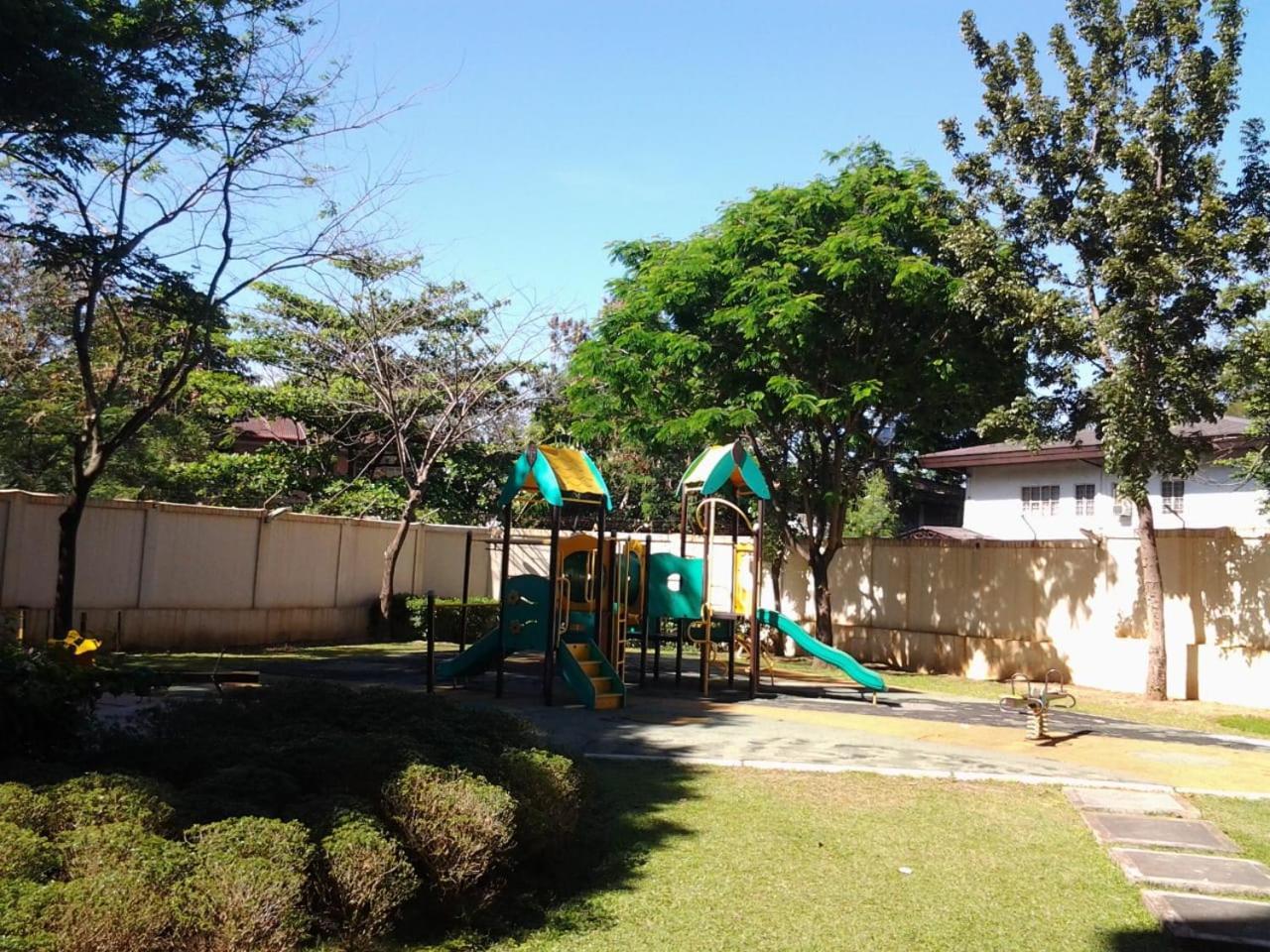 Paranaque City Cozy 2Br Staycation With Balcony Chateau Elysee For 4-6 Pax المظهر الخارجي الصورة