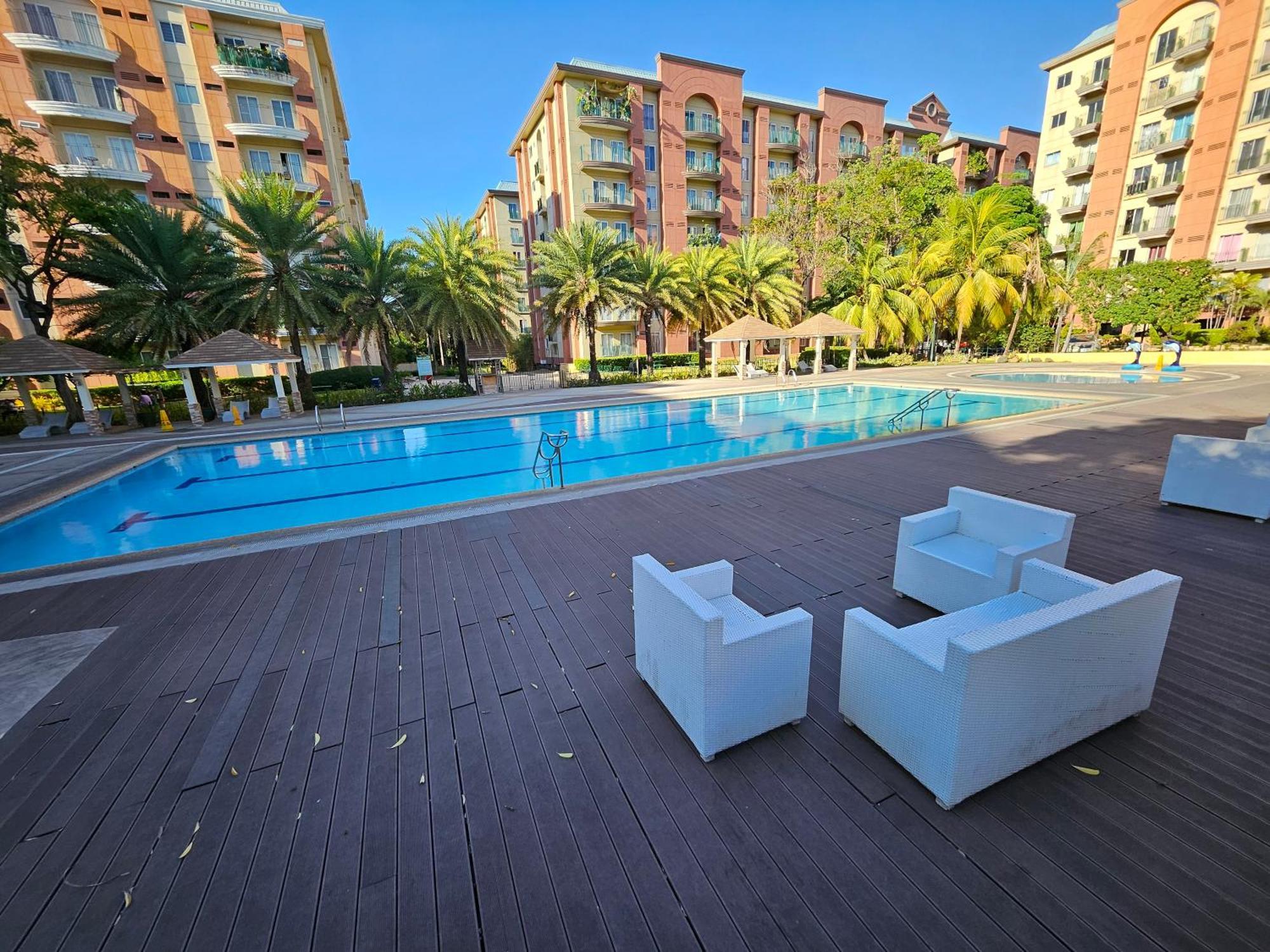 Paranaque City Cozy 2Br Staycation With Balcony Chateau Elysee For 4-6 Pax المظهر الخارجي الصورة