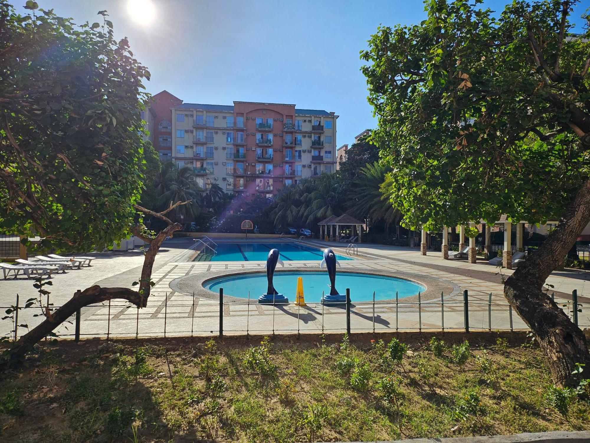 Paranaque City Cozy 2Br Staycation With Balcony Chateau Elysee For 4-6 Pax المظهر الخارجي الصورة