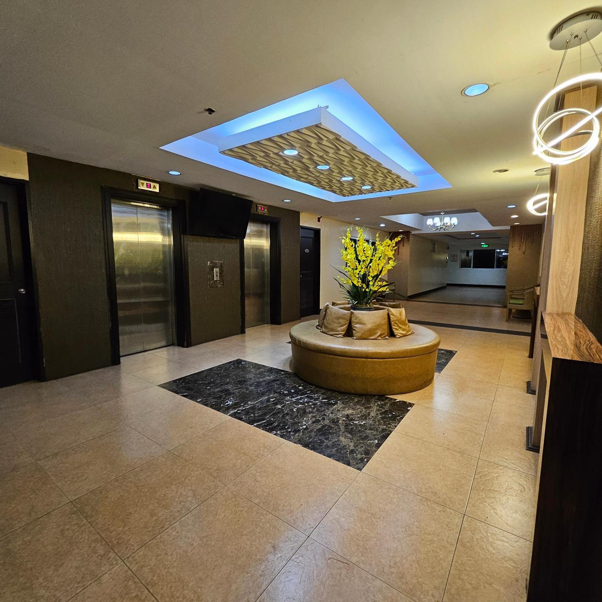 Paranaque City Cozy 2Br Staycation With Balcony Chateau Elysee For 4-6 Pax المظهر الخارجي الصورة