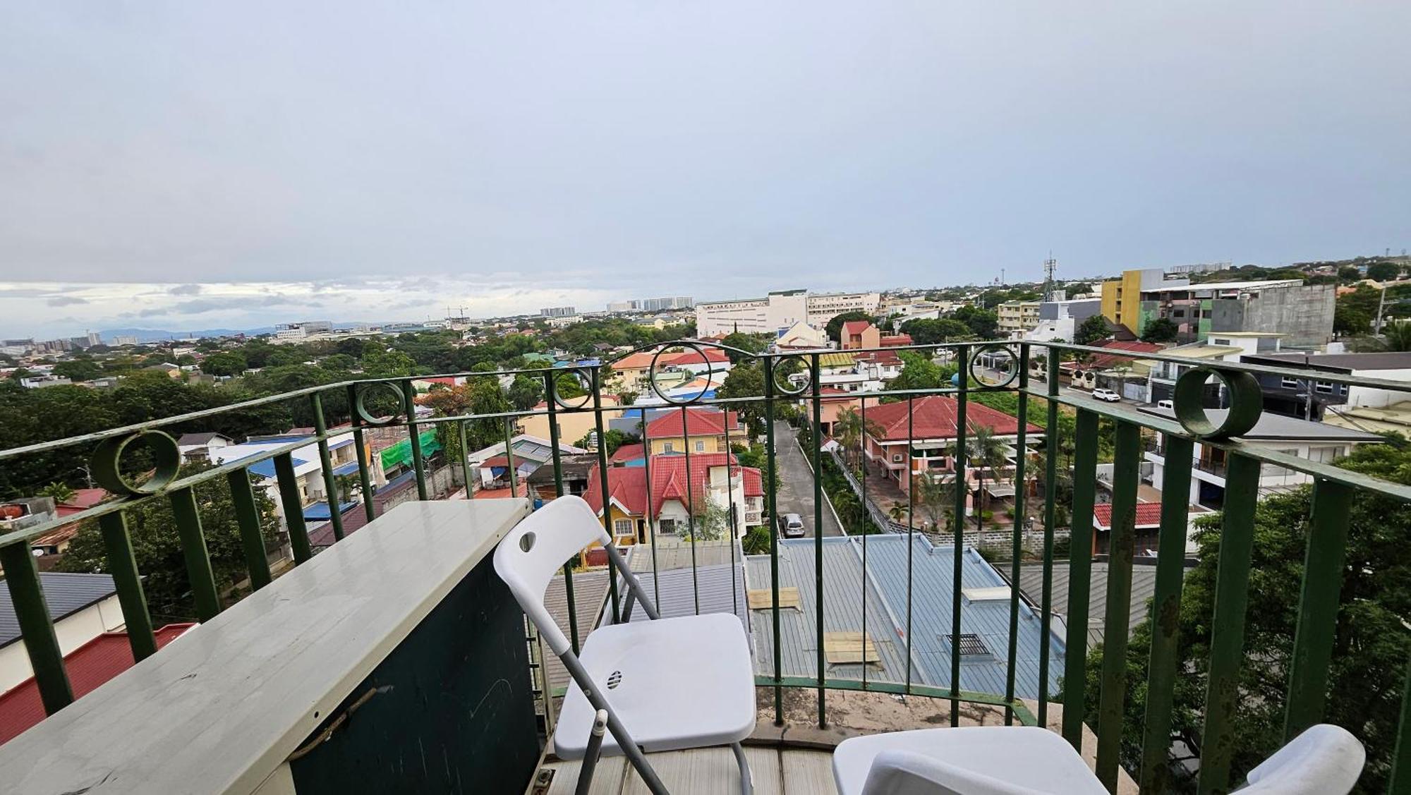 Paranaque City Cozy 2Br Staycation With Balcony Chateau Elysee For 4-6 Pax المظهر الخارجي الصورة