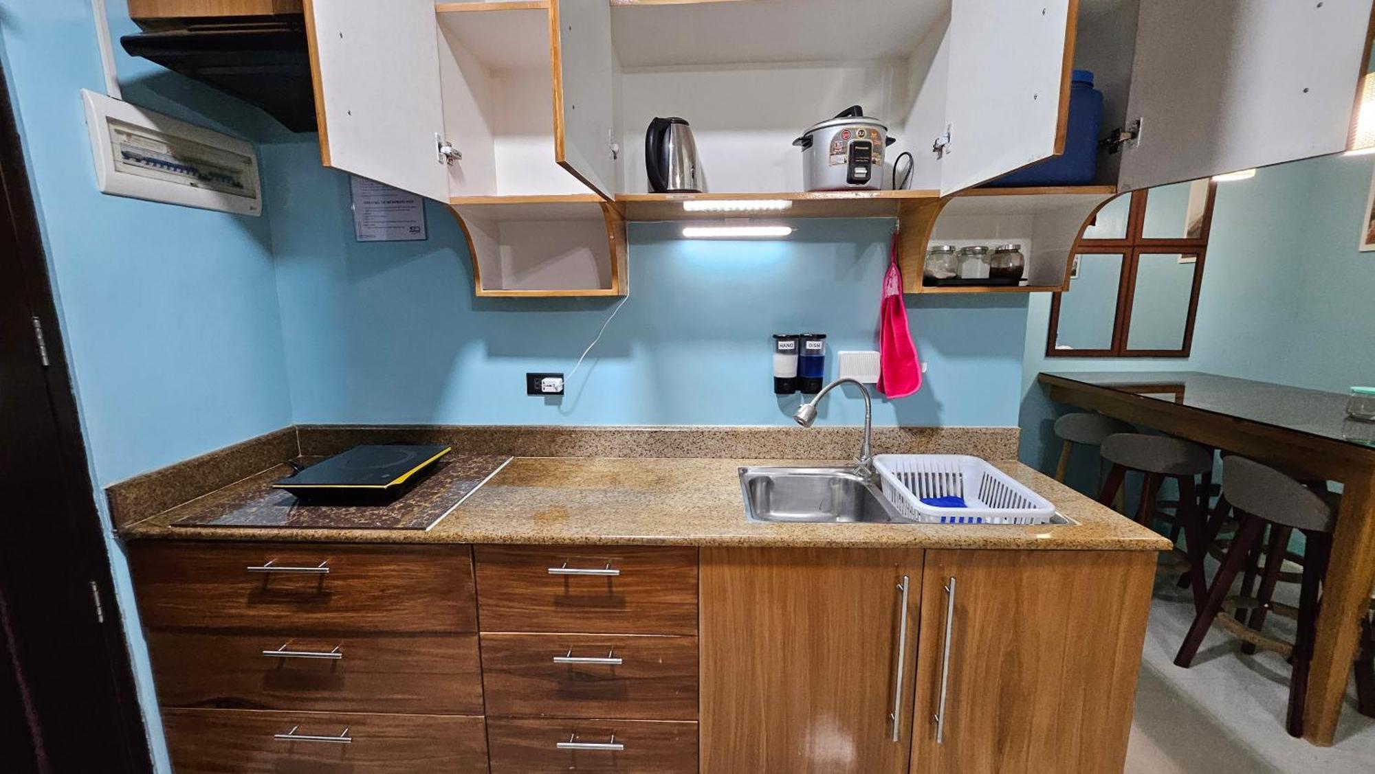 Paranaque City Cozy 2Br Staycation With Balcony Chateau Elysee For 4-6 Pax المظهر الخارجي الصورة